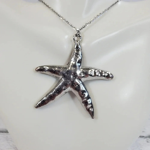 Natural Shell Chipped Rhinestone Starfish Pendant Necklace with 18in Chain - Picture 6 of 6